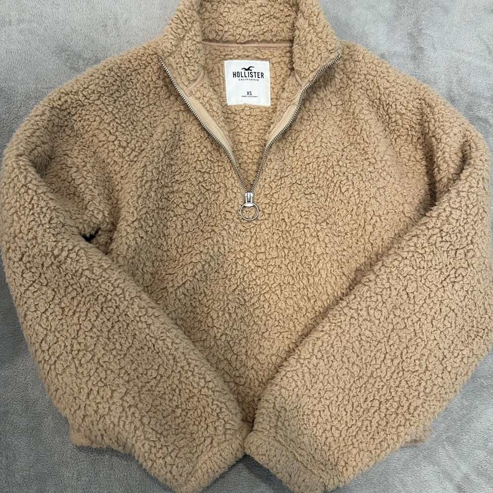 BRAND NEW! NEVER WORN!! Hollister Beige Teddy Jacket - Picture 2 of 5